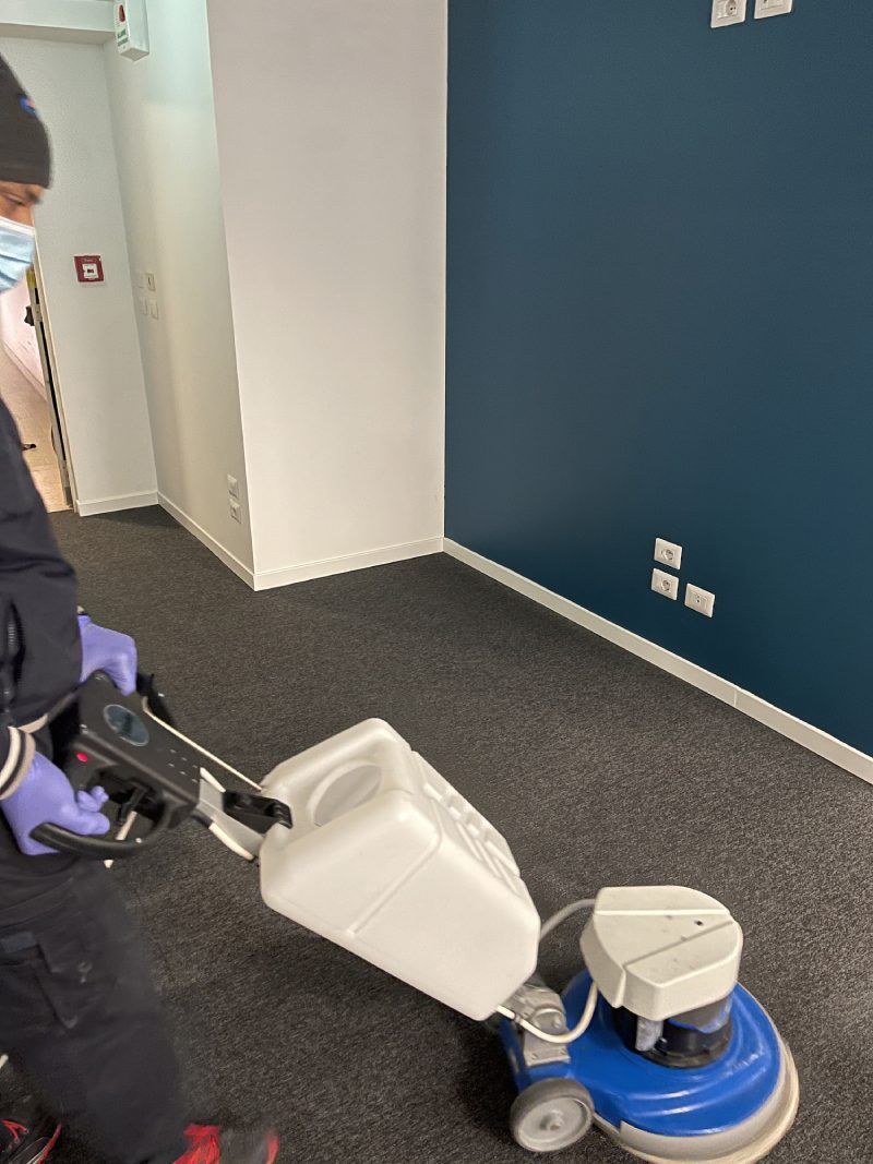 Lavaggio moquette in uffici