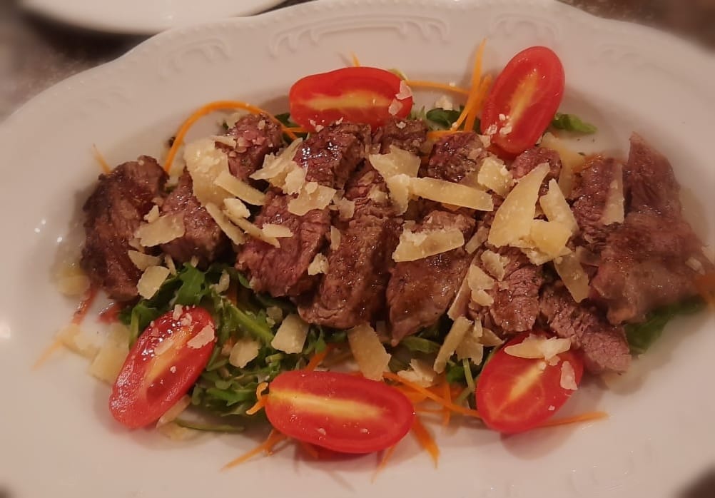 Carne con pomodorini