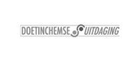 A black and white logo for doetinchemse uitdaging on a white background.