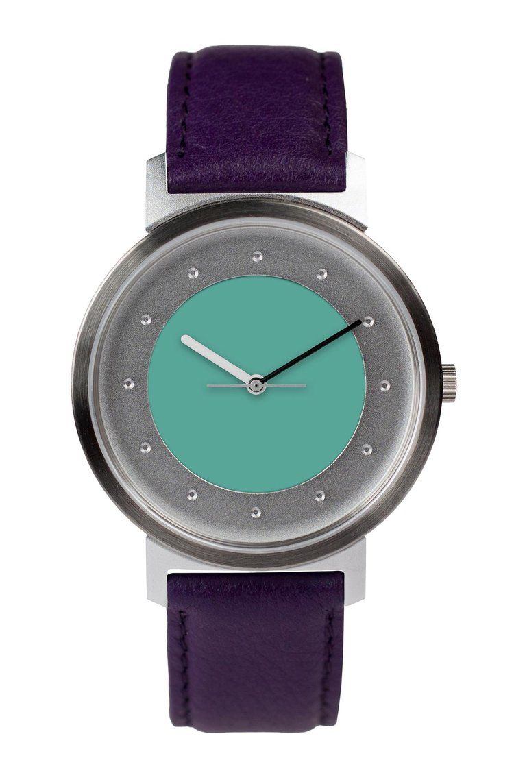 Zilveren polshorloge met paarse band en turquoise wijzerplaat.