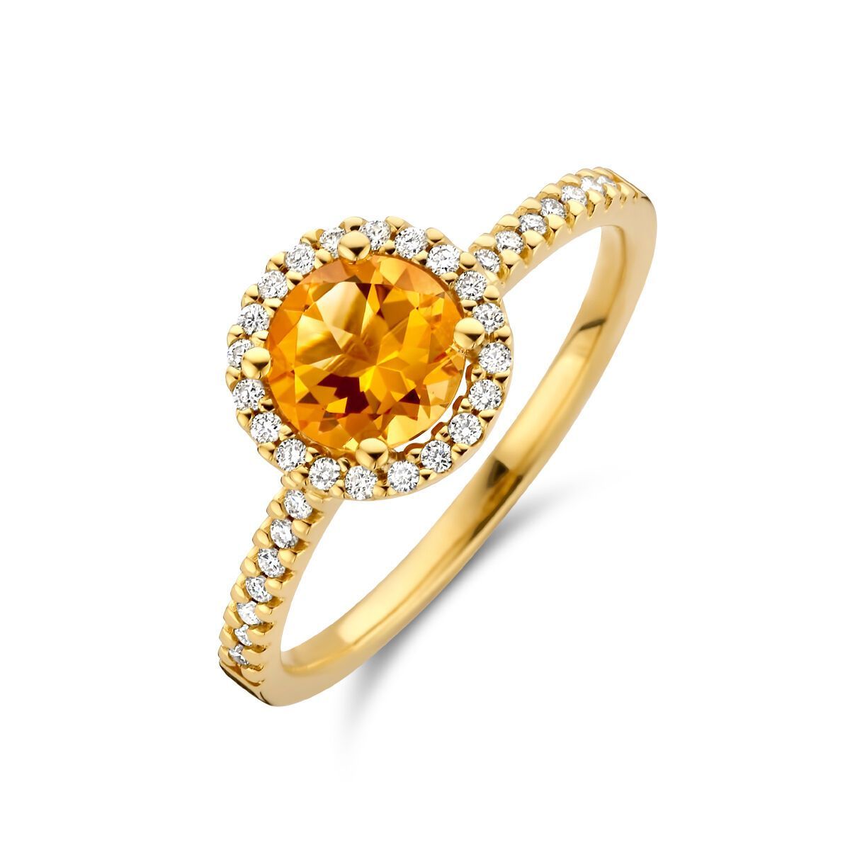 Gouden ring met een ronde, oranje edelsteen in het midden, omringd door kleine diamantjes.