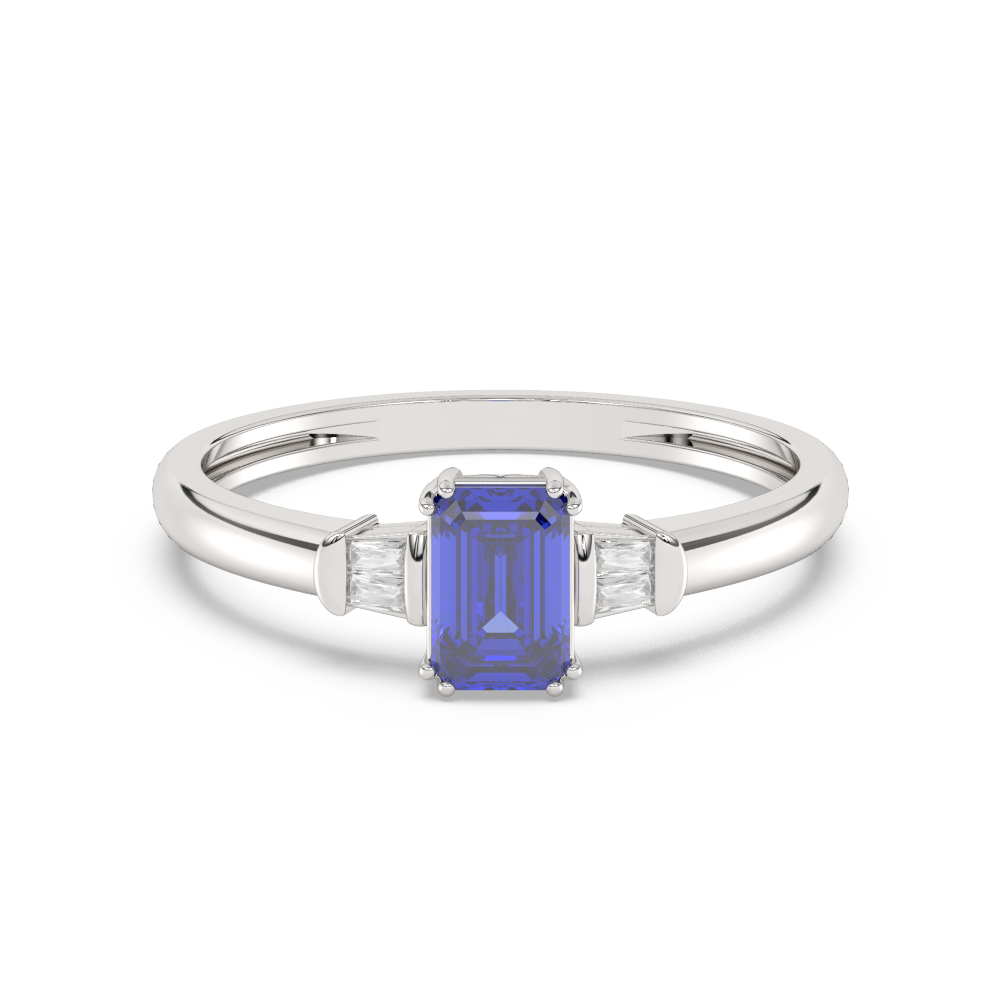 Zilveren ring met een blauwe smaragd geslepen middelste steen en twee zijstenen.