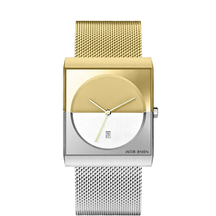 Goud- en zilverkleurig polshorloge met een meshband en een rechthoekige wijzerplaat, verdeeld in gouden en witte vlakken.