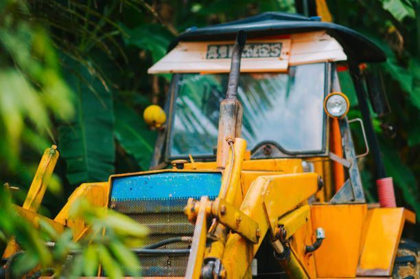 Yellow Bulldozer — Waipahu, HI — Leeward Auto Glass