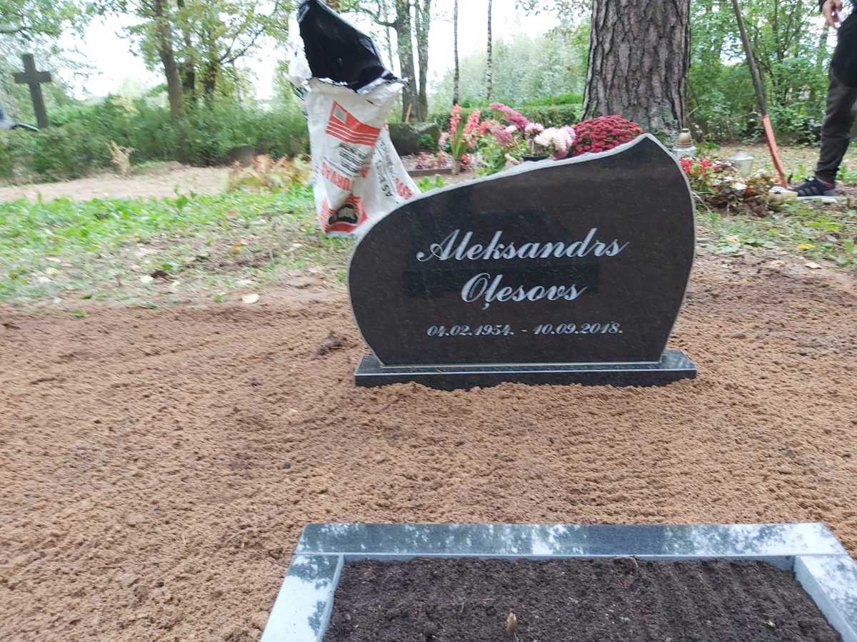 Pieminekļi Bauskā 81