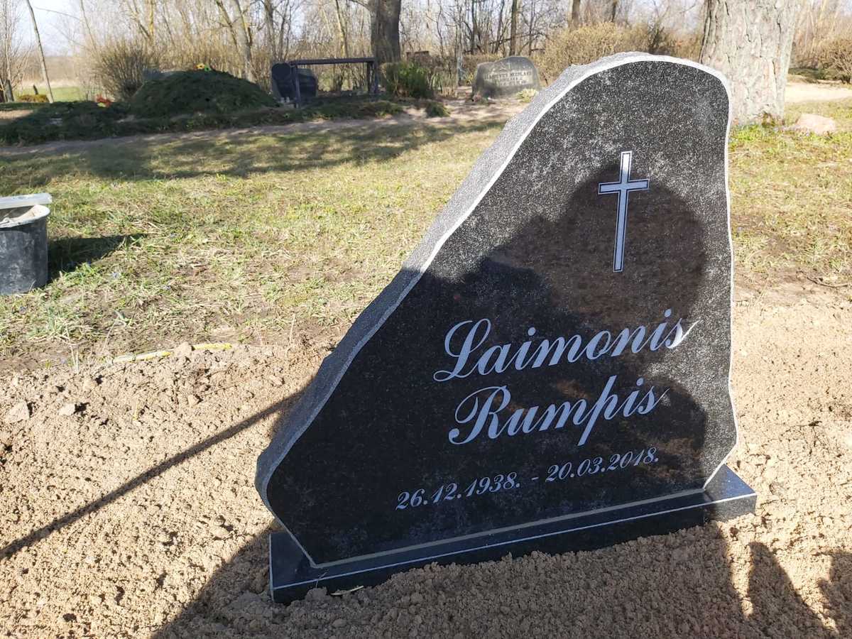 Pieminekļi Bauskā 80