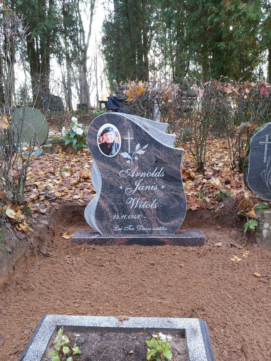 Pieminekļi Bauskā 76