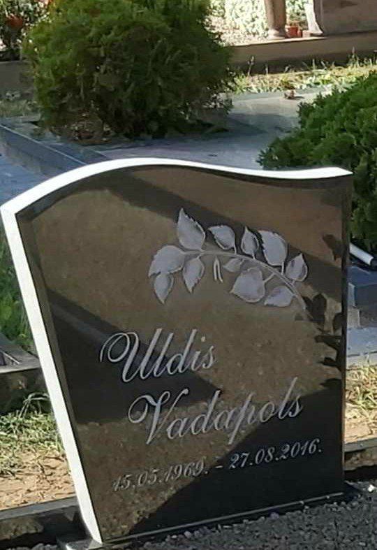 Pieminekļi Bauskā 73