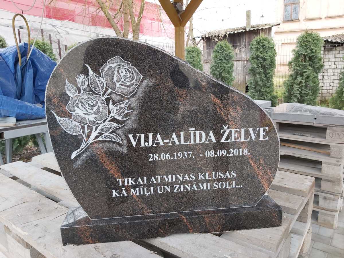 Pieminekļi Bauskā 42