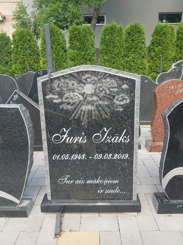 Pieminekļi Bauskā 93