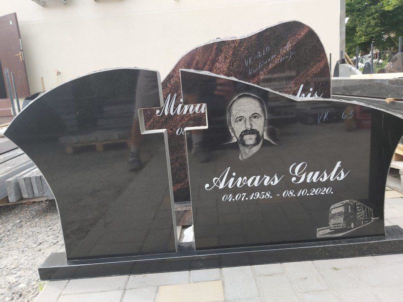 Pieminekļi Bauskā 82