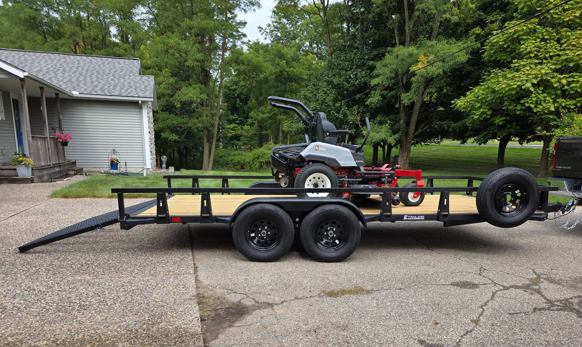 Mesh ramp in ground position