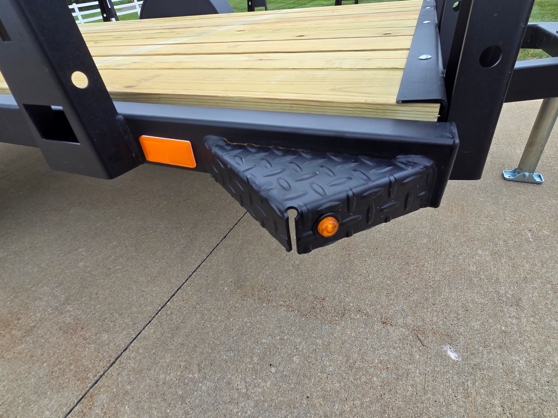 steel tread plate step on side of utility trailer