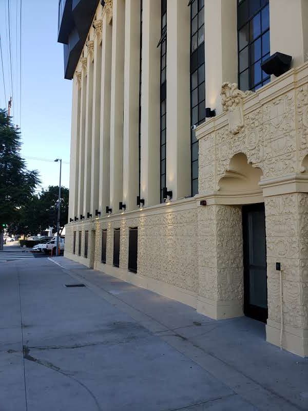 A building with a lot of windows and columns