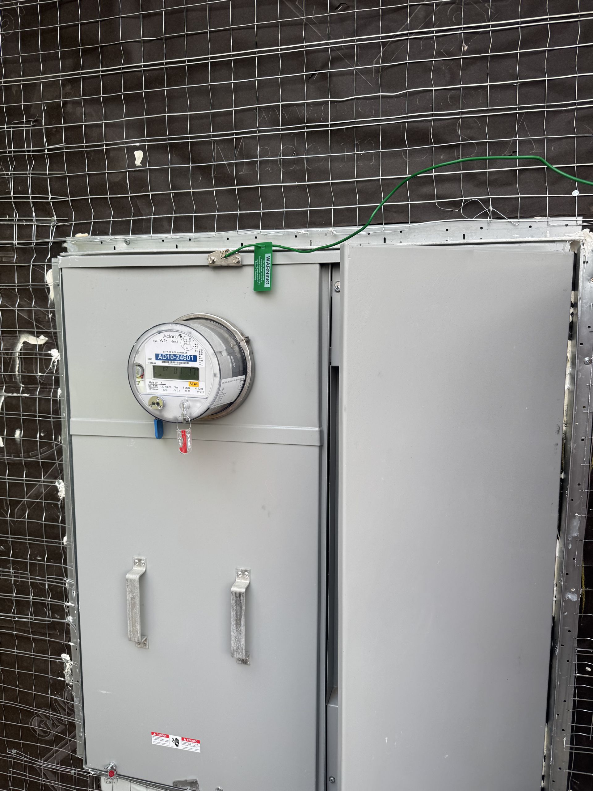 Licensed C10 electrician in Arleta CA by LED GUYS