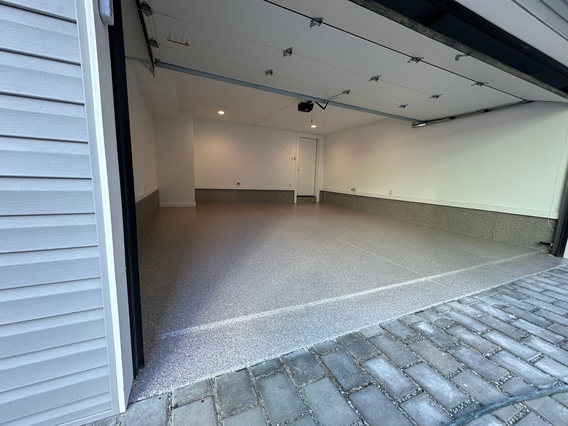 Concrete Coating Services | Elite Diamond Coating | Delaware