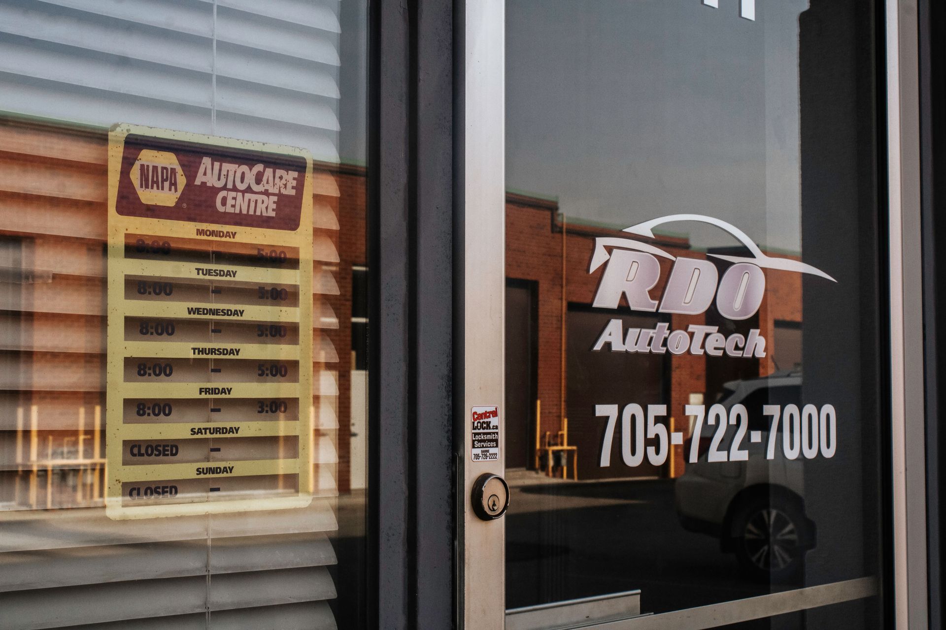 RDO AutoTech storefront with hours listed. Phone number: 705-722-7000.
