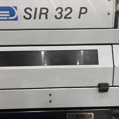 A close up of a machine that says sir 32 p on it.