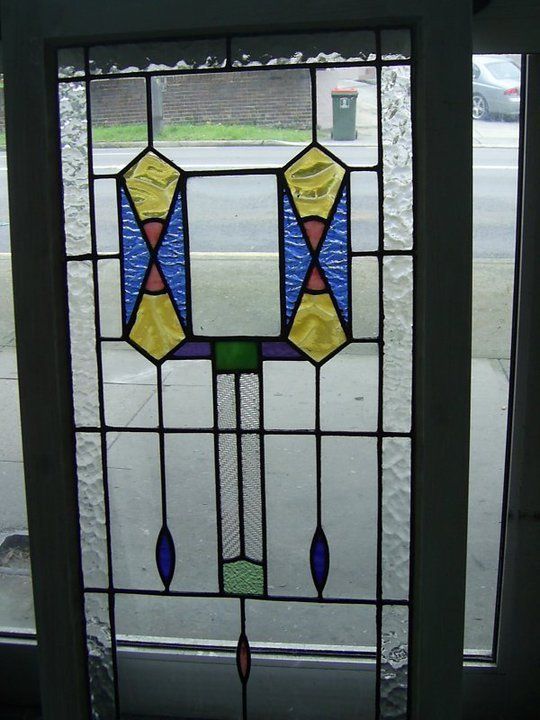 vertical leadlight with clear glass and some hexagons