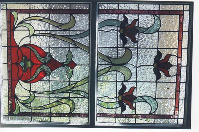 square two panel leadlight design with red flowers