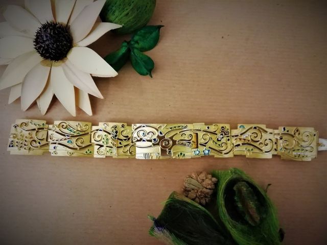 bracciale con decorazioni colorate ispirato a Klimt
