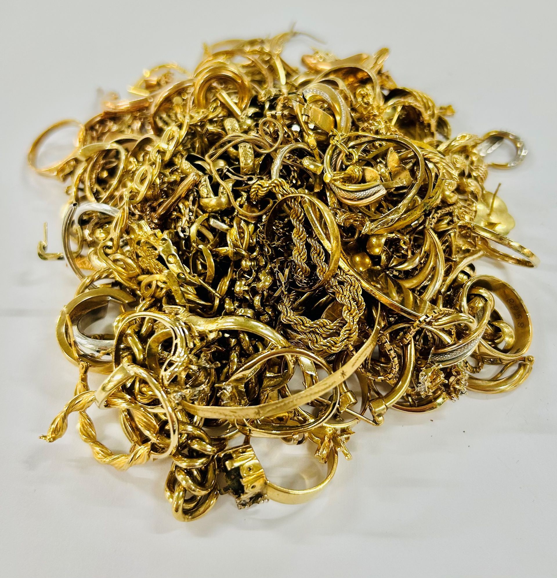 Pile of Gold Jewelry | Lake Macquarie, Nsw | The Gold & Coin Shop