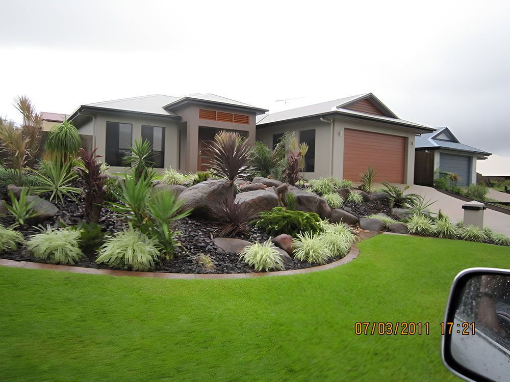 Beautiful House With A Landscaping Garden — Austen Landscaping & Earthmoving in Ayr, QLD