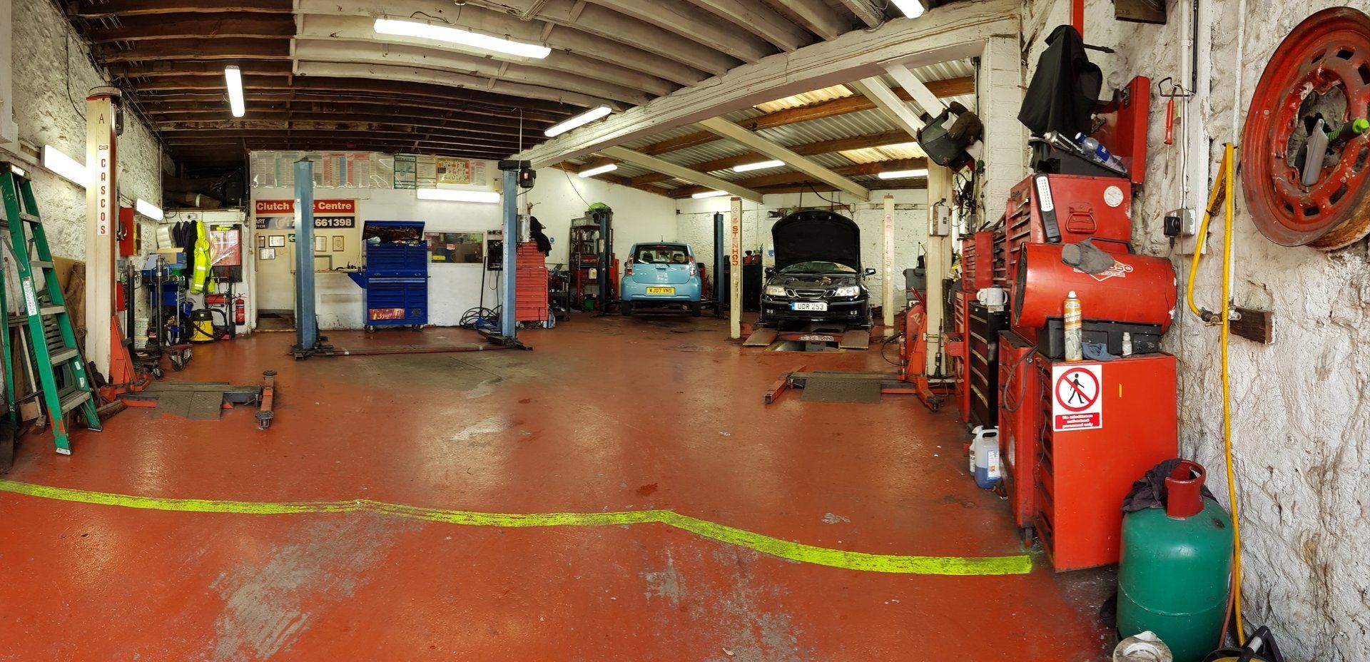 garage interior view