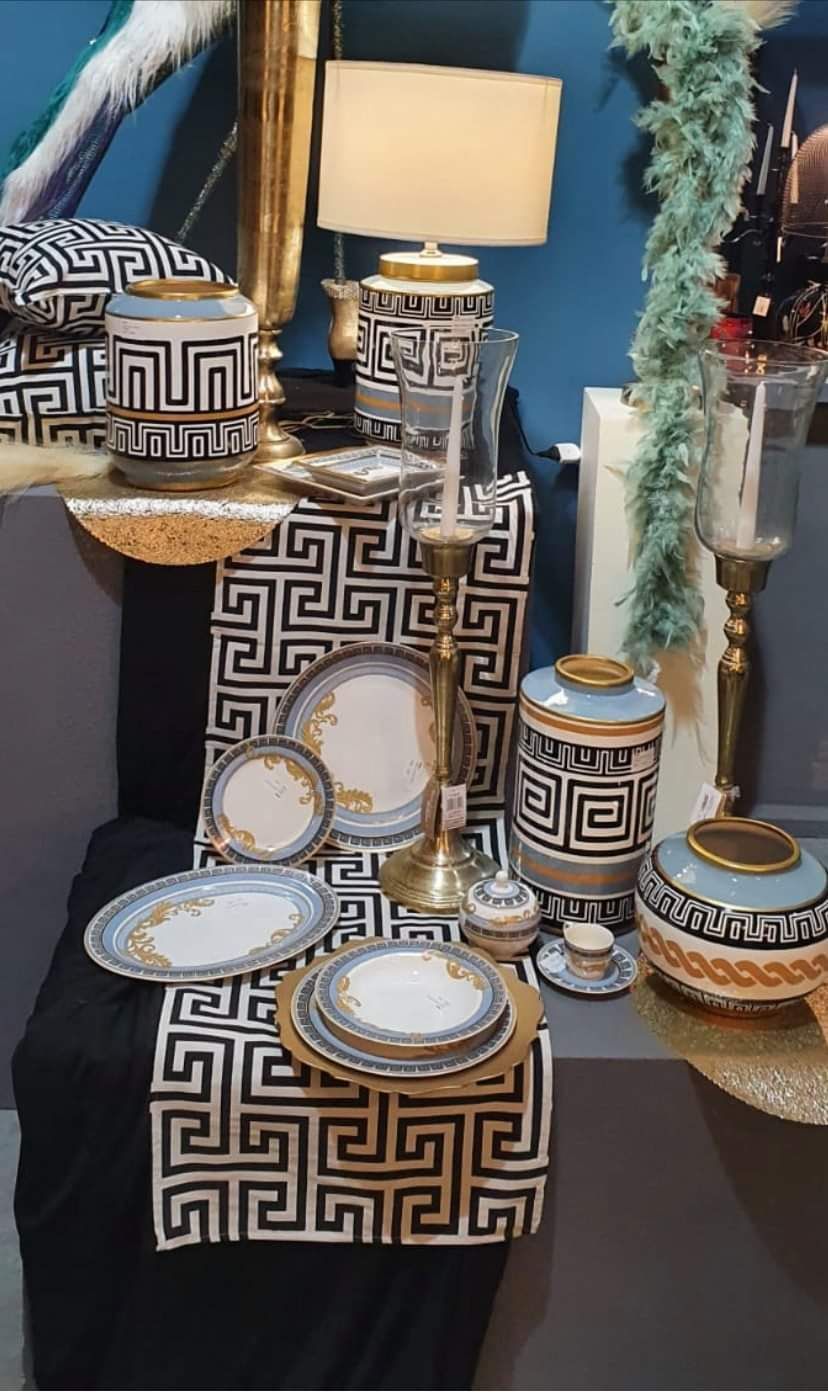 piatti neri e bianche