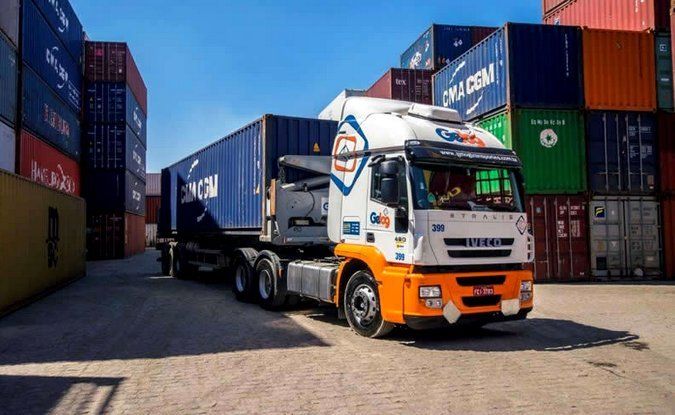 Gelog truck and containers