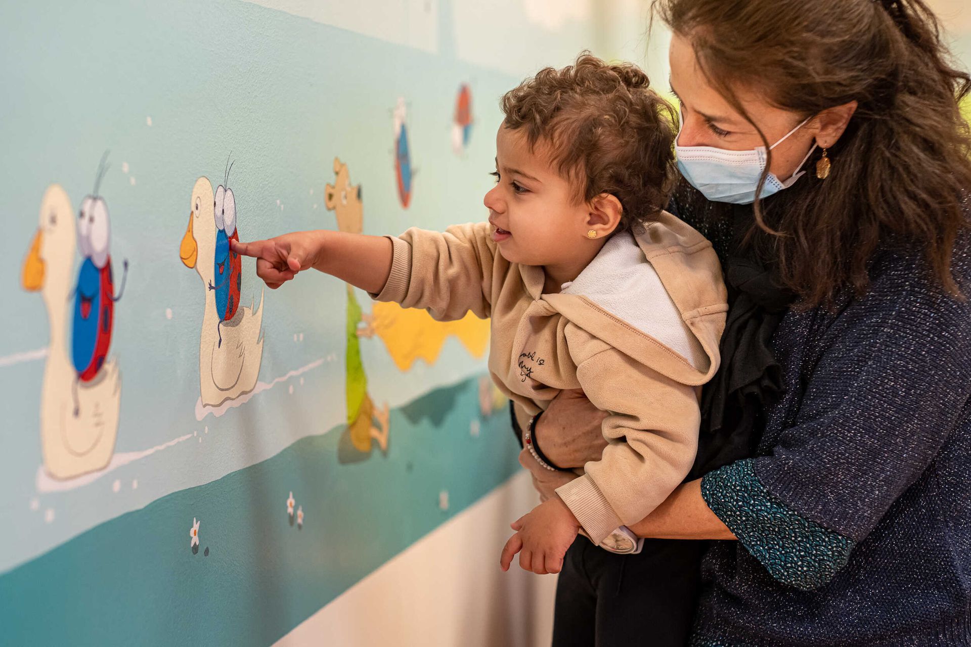 Unaccompanied minors & Family Centers kid happy