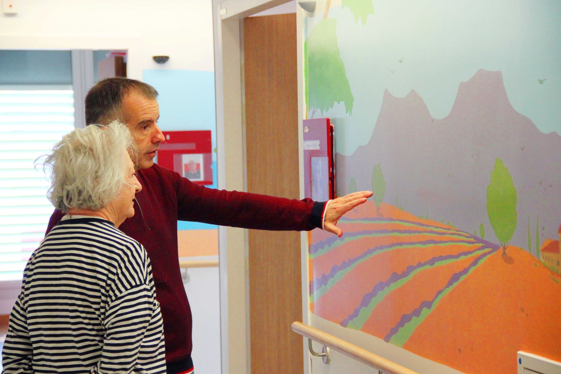Alzheimer mural with residents