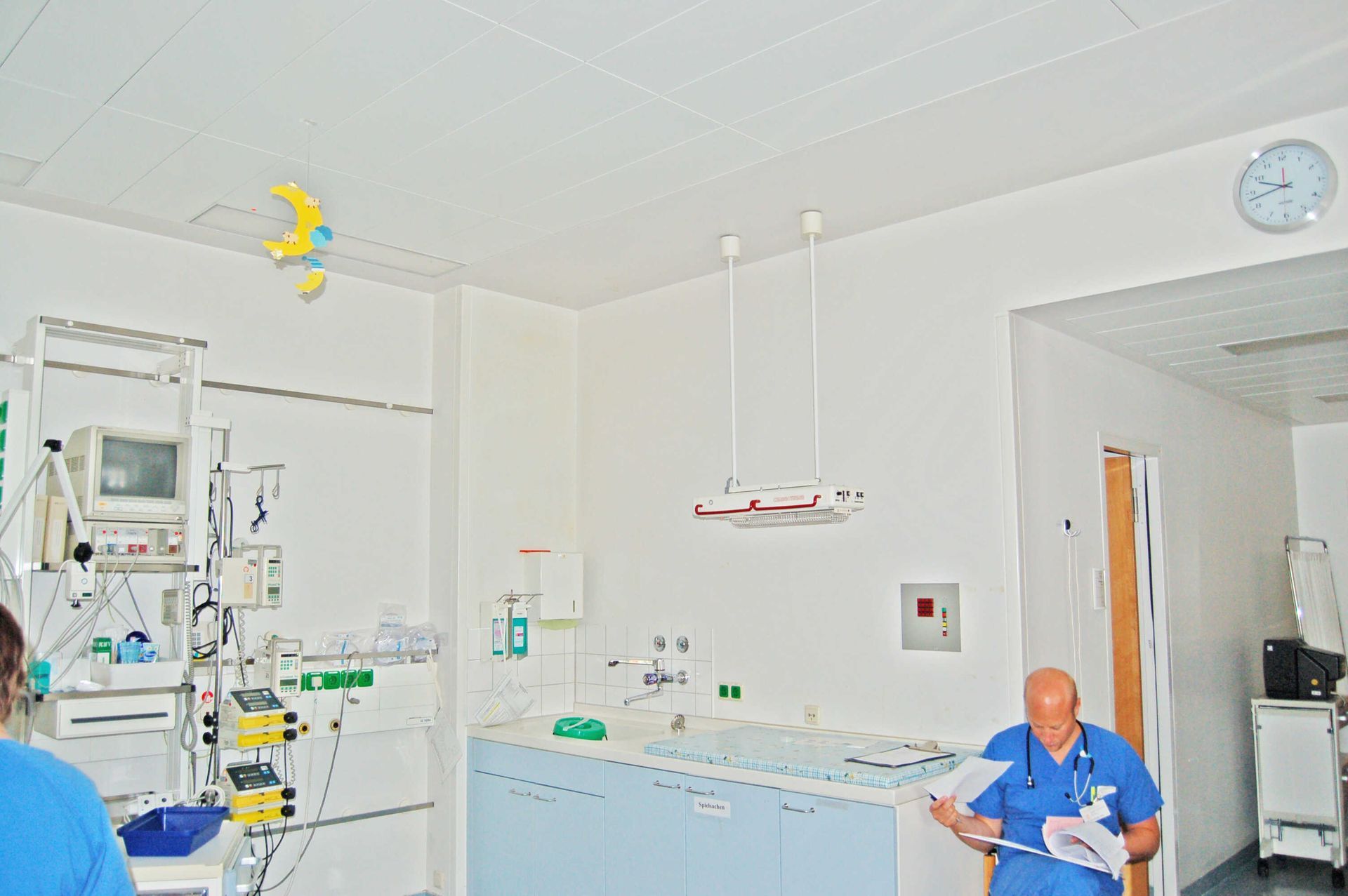 Emergency room painted mural hospital Anouk foundation