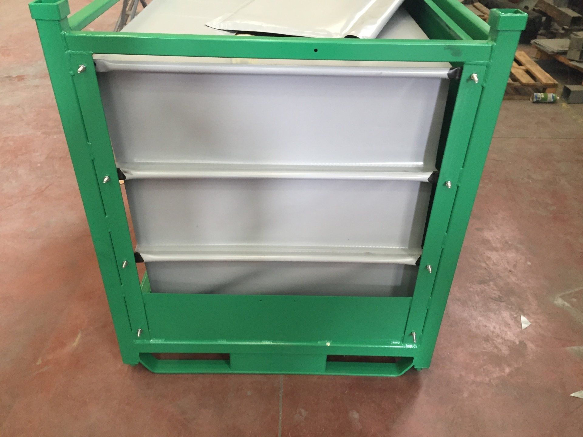 realizzazione metallica e in PVC