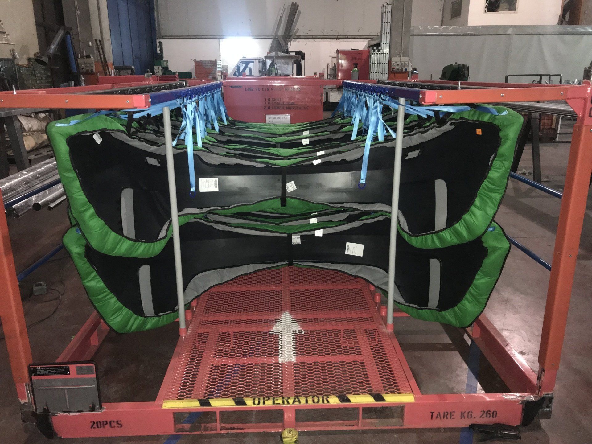 produzione di coperture e lavorazioni di carpenteria per l'industria automobilistica