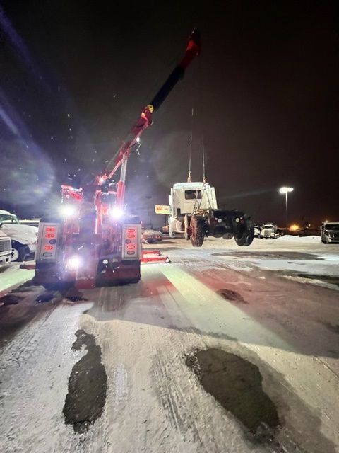 Pulling Truck — Fort Wayne, IN — Blue Eagle Towing