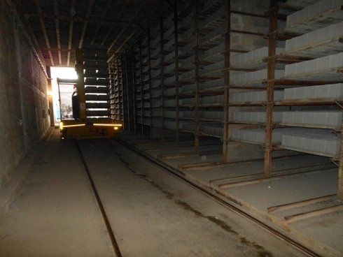 magazzino con materiali edili