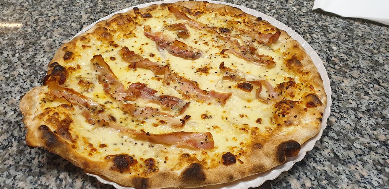 Pizza Carbonara Sbagliata - Luka's Pizza pizzeria a cesena 0547 302870