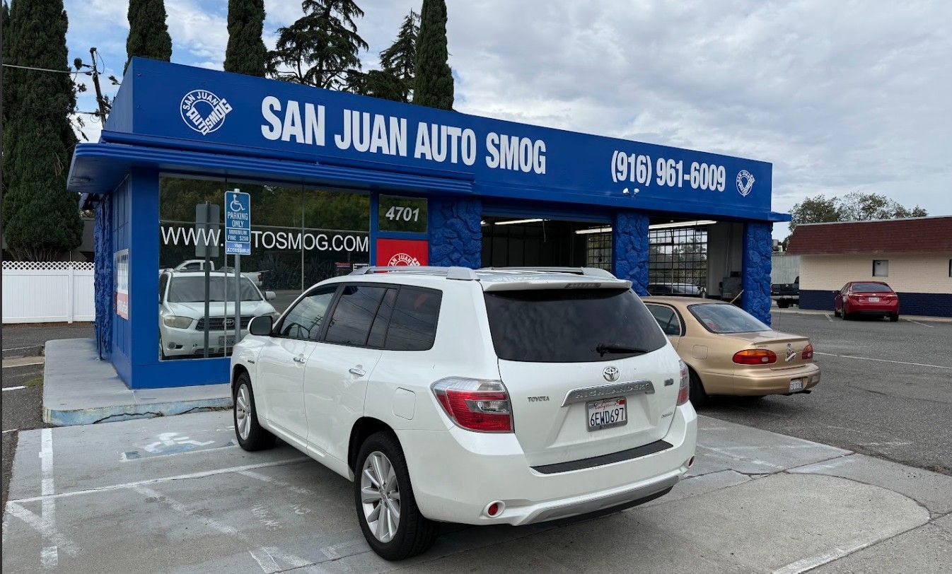 Photo of the San Juan Auto Smog premises.