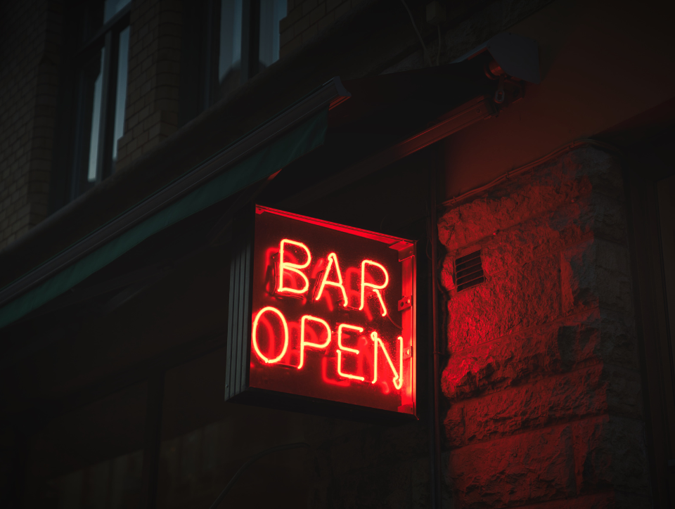 bar open