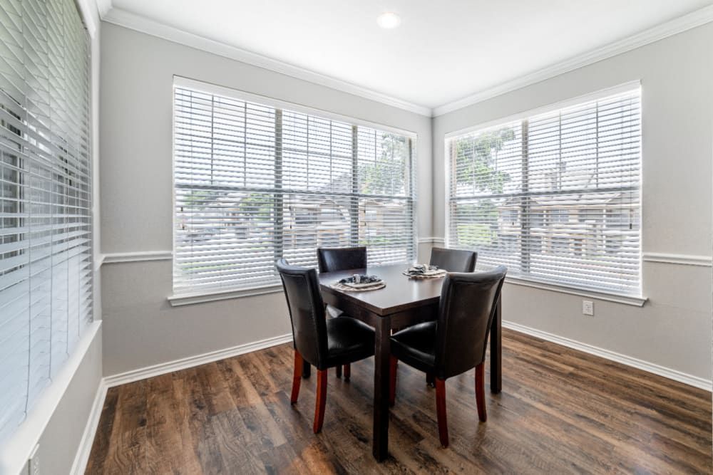 Dining room at Marquis at Bellaire Ranch in Fort Worth, TX.