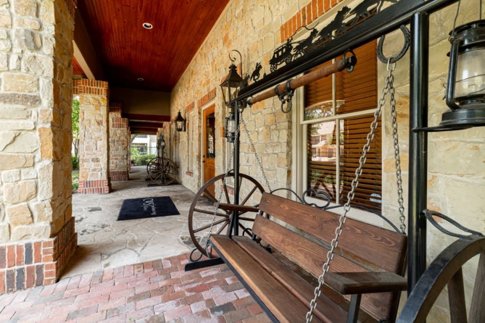 Outdoor seating area at Marquis at Bellaire Ranch in Fort Worth, TX.