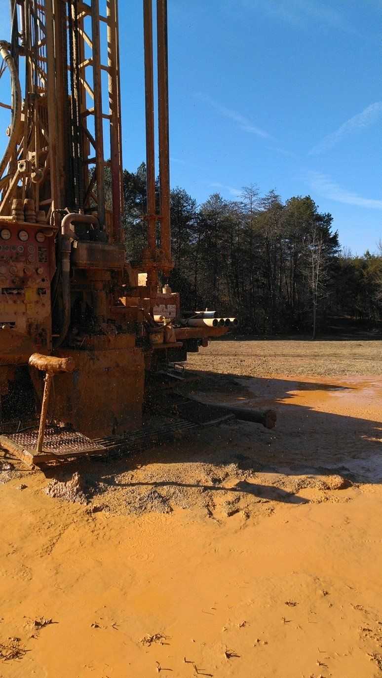 Drill Pipe Lifting Water Comes From The Pipes - Cleveland, TN - Calfee Clyde & Sons Well Drilling Inc.