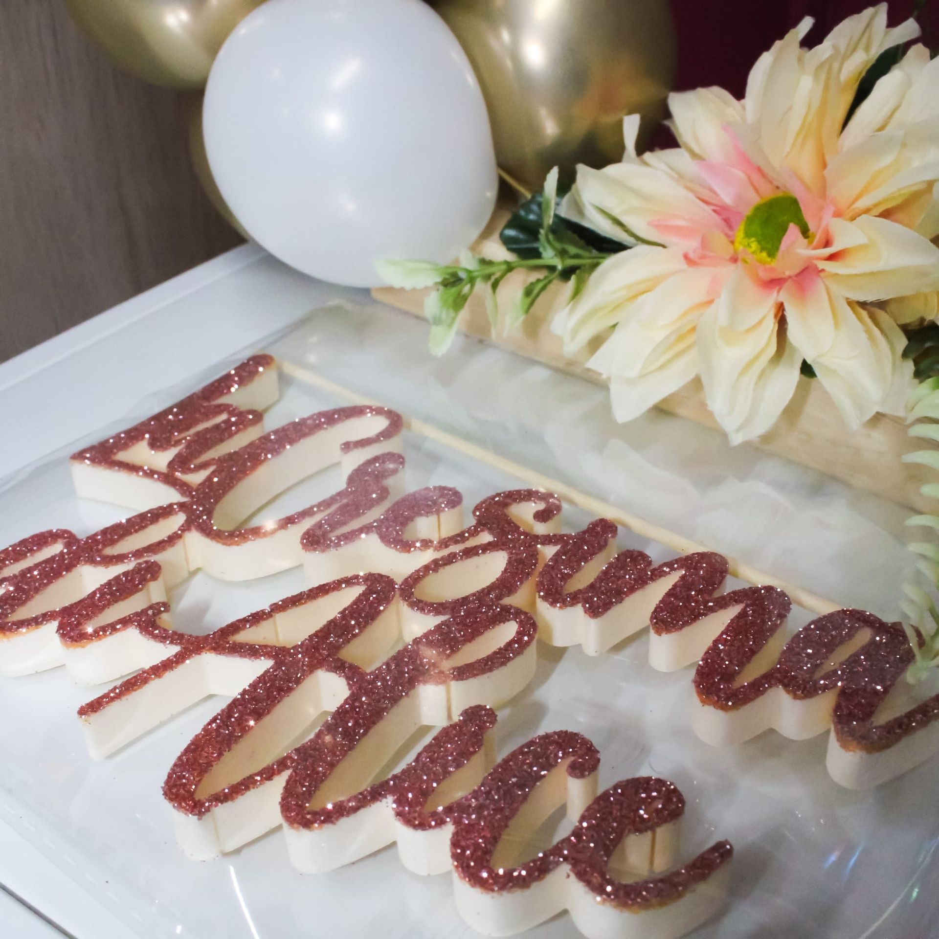 Un cartello con scritto