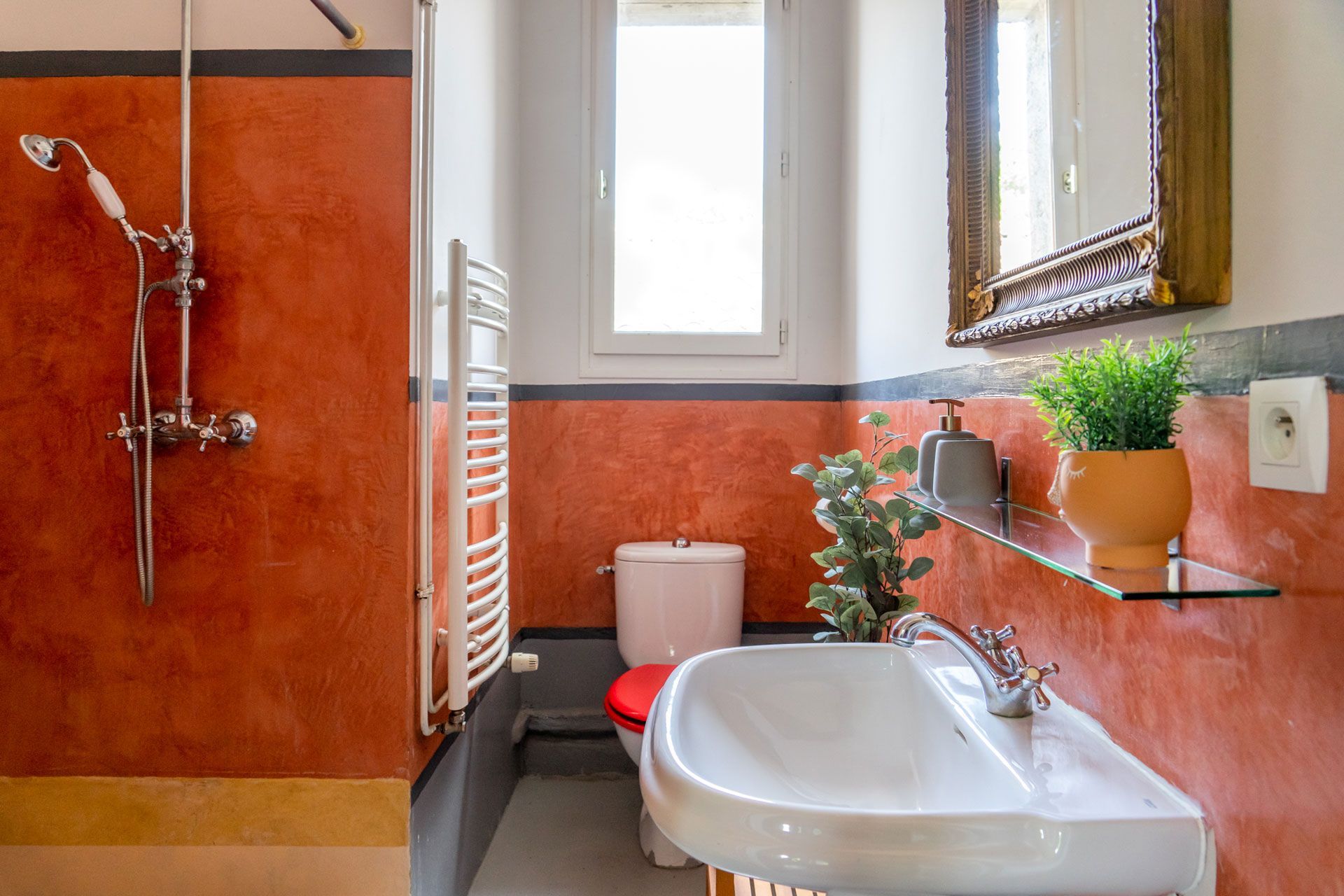 Marguerite Bath at Couvent des Ursulines