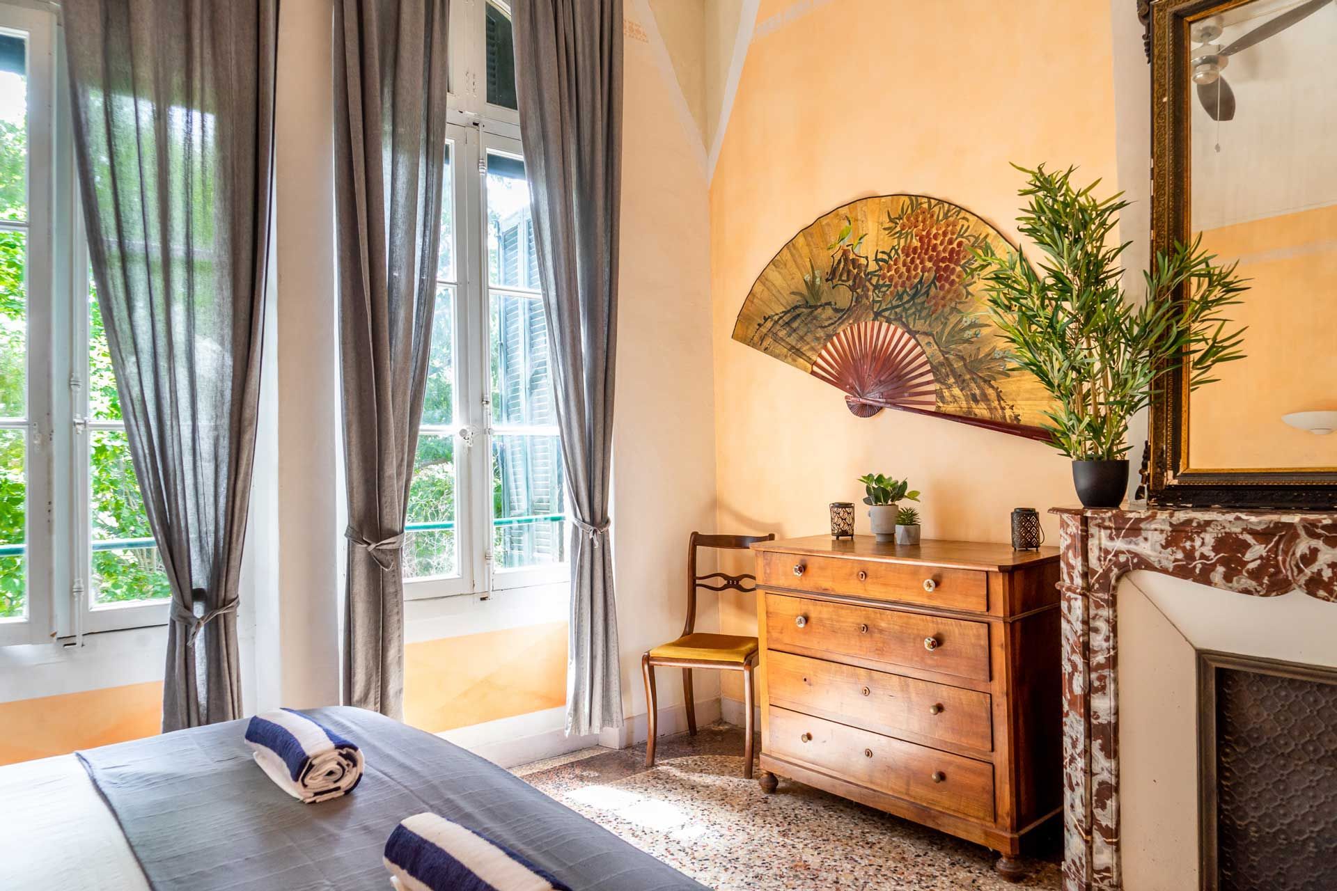 Marguerite Bed at Couvent des Ursulines