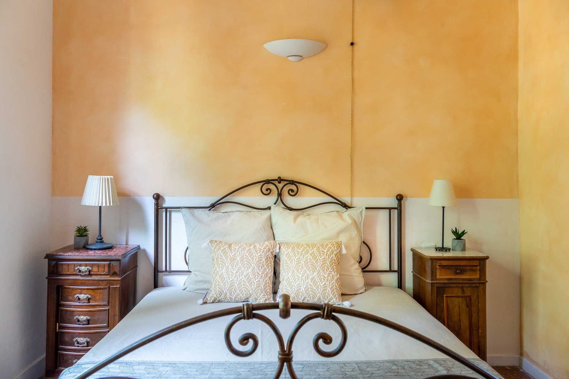 Marguerite Bed at Couvent des Ursulines