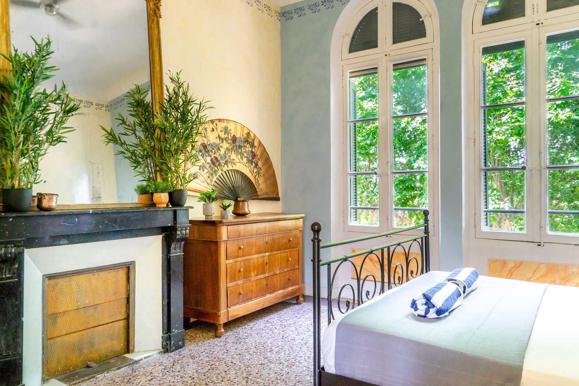 Octopus Bed at Couvent des Ursulines