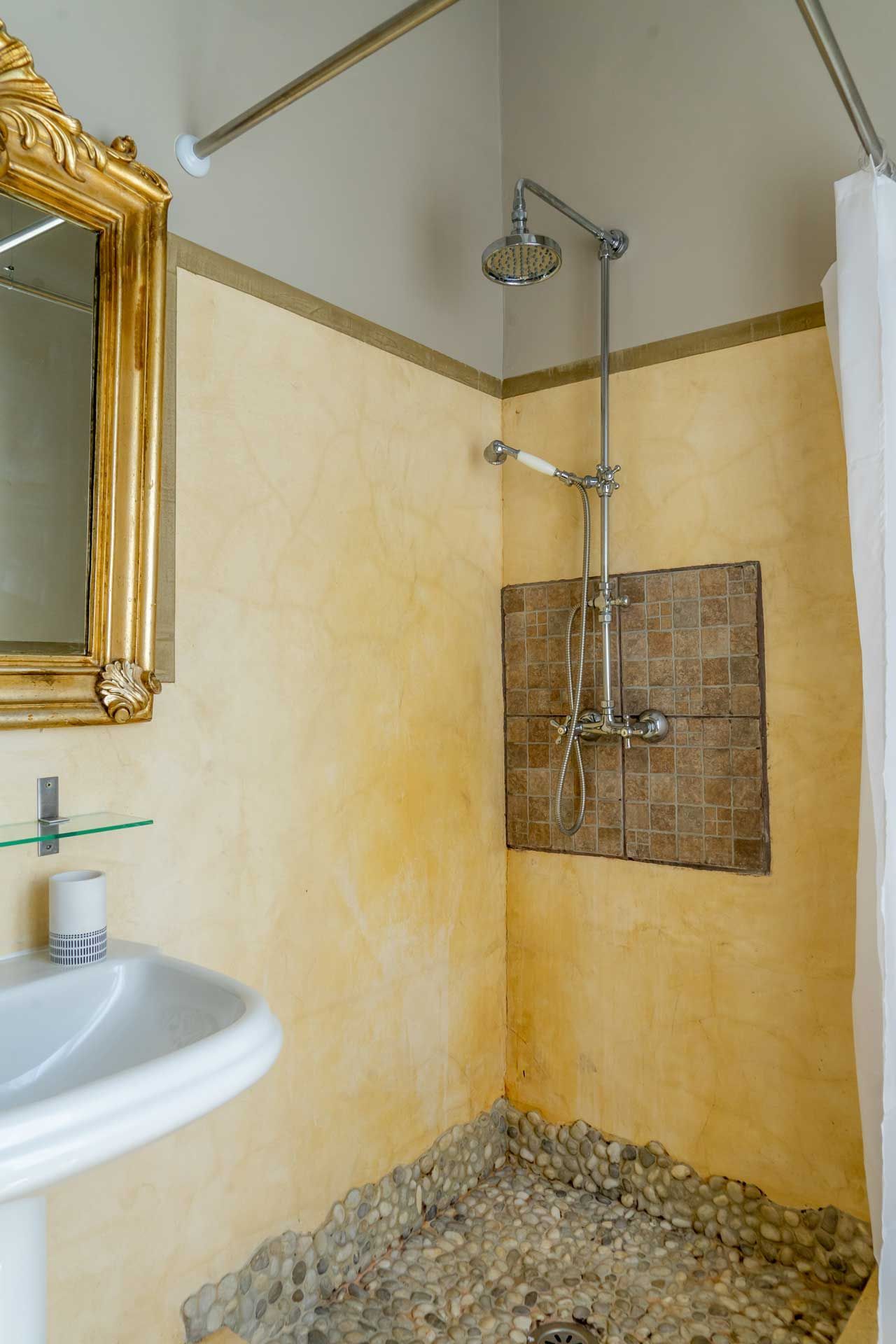 Pierrot Bath at Couvent des Ursulines