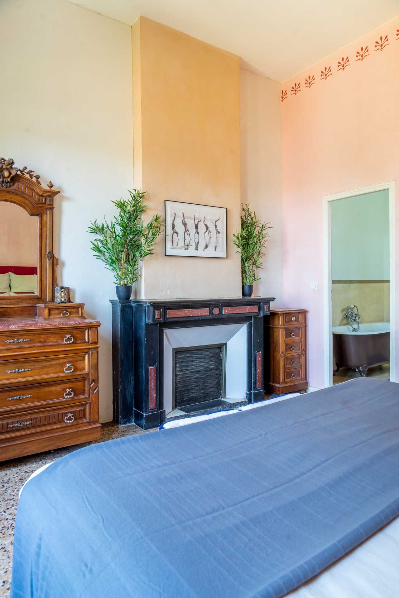 Pierrot Bed at Couvent des Ursulines